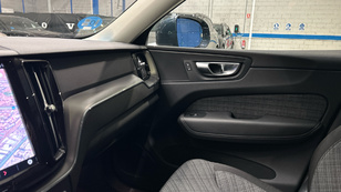 Volvo XC60 T6 Recharge Core AWD Auto 257 kW (350 CV) - 45 Volvo XC60 T6 Ocasión 257 KW (350CV) - 45
