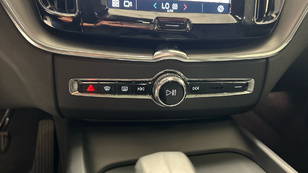 Volvo XC60 T6 Recharge Core AWD Auto 257 kW (350 CV) - 48 Volvo XC60 T6 Ocasión 257 KW (350CV) - 48