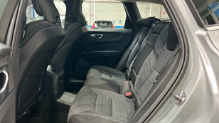 Volvo XC60 T6 Recharge Core AWD Auto 257 kW (350 CV) - 9 Volvo XC60 T6 Ocasión 257 KW (350CV) - 9