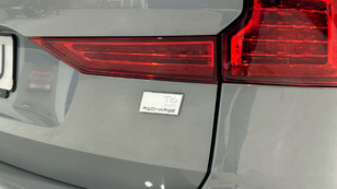 Volvo XC60 T6 Recharge Core AWD Auto 257 kW (350 CV) - 27 Volvo XC60 T6 Ocasión 257 KW (350CV) - 27