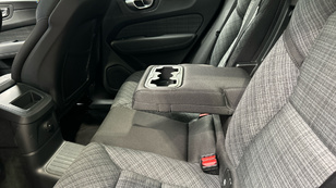 Volvo XC60 T6 Recharge Core AWD Auto 257 kW (350 CV) - 47 Volvo XC60 T6 Ocasión 257 KW (350CV) - 47