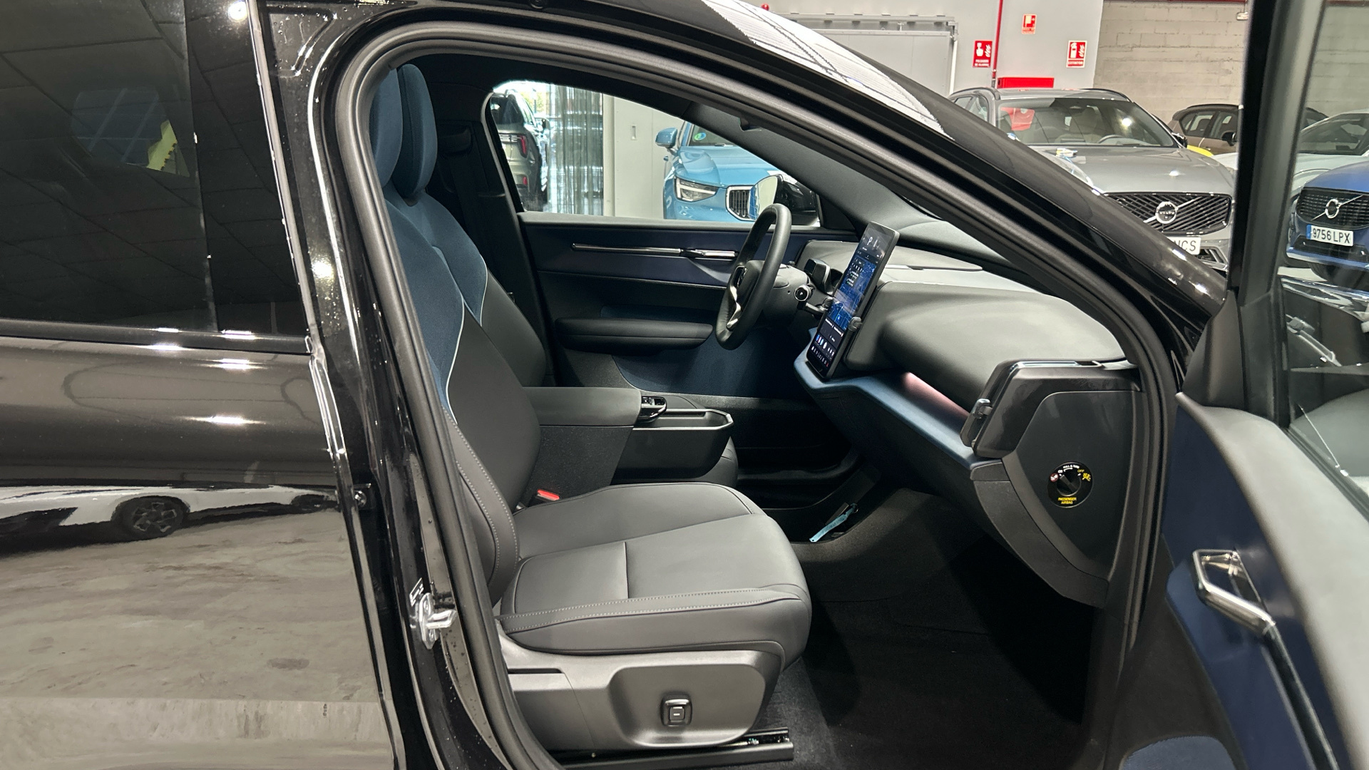 Volvo EX30 segunda mano 76443347 - 8