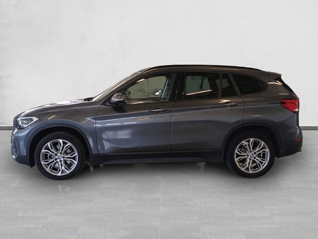 BMW X1 sDrive18i color Gris. Año 2021. 103KW(140CV). Gasolina. En concesionario Enekuri Motor de Vizcaya