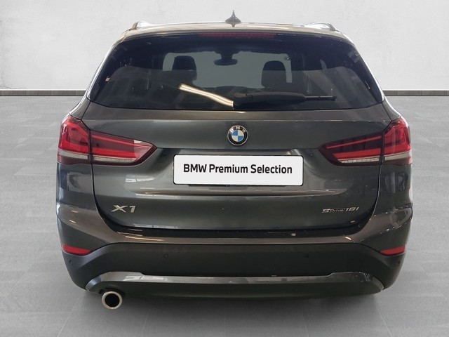 BMW X1 sDrive18i color Gris. Año 2021. 103KW(140CV). Gasolina. En concesionario Enekuri Motor de Vizcaya