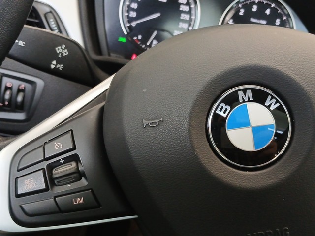 BMW X1 sDrive18i color Gris. Año 2021. 103KW(140CV). Gasolina. En concesionario Enekuri Motor de Vizcaya