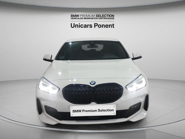 BMW Serie 1 118d color Blanco. Año 2023. 110KW(150CV). Diésel. En concesionario Unicars Ponent de Lleida