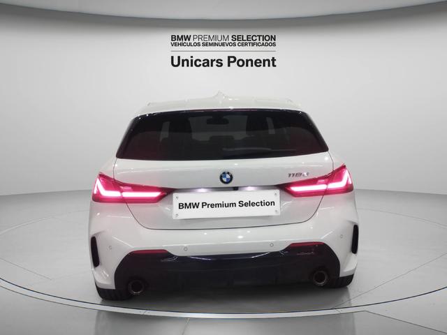 BMW Serie 1 118d color Blanco. Año 2023. 110KW(150CV). Diésel. En concesionario Unicars Ponent de Lleida