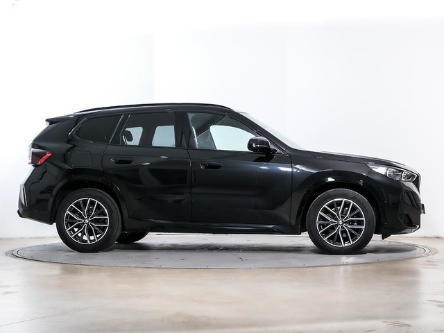 BMW X1 sDrive18d color Negro. Año 2023. 110KW(150CV). Diésel. En concesionario Oliva Motor Tarragona de Tarragona