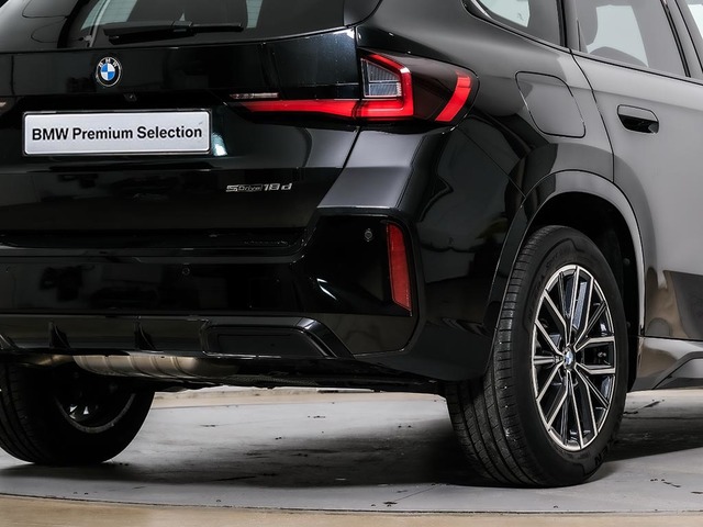 BMW X1 sDrive18d color Negro. Año 2023. 110KW(150CV). Diésel. En concesionario Oliva Motor Tarragona de Tarragona