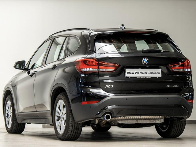 BMW X1 xDrive25e color Negro. Año 2021. 162KW(220CV). Híbrido Electro/Gasolina. En concesionario Oliva Motor Girona de Girona