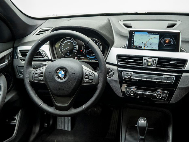 BMW X1 xDrive25e color Negro. Año 2021. 162KW(220CV). Híbrido Electro/Gasolina. En concesionario Oliva Motor Girona de Girona