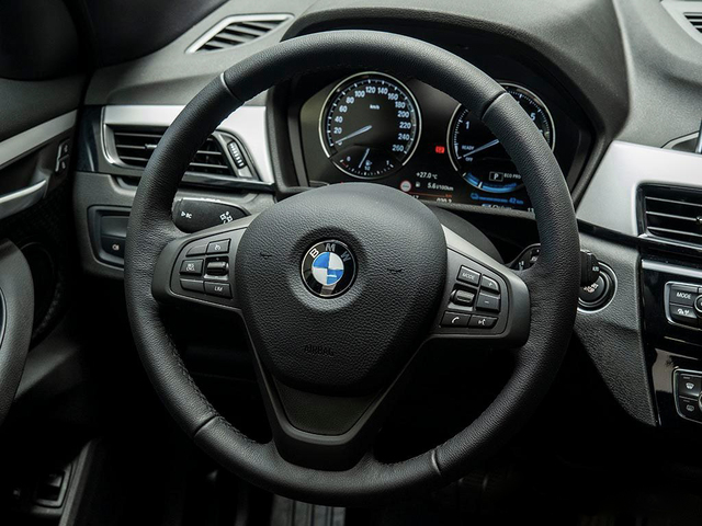 BMW X1 xDrive25e color Negro. Año 2021. 162KW(220CV). Híbrido Electro/Gasolina. En concesionario Oliva Motor Girona de Girona