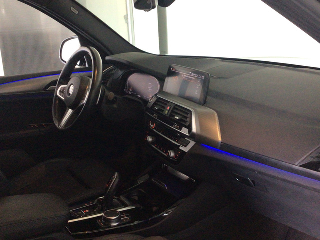 BMW X3 xDrive20d color Negro. Año 2022. 140KW(190CV). Diésel. En concesionario BYmyCAR Madrid - Algete de Madrid