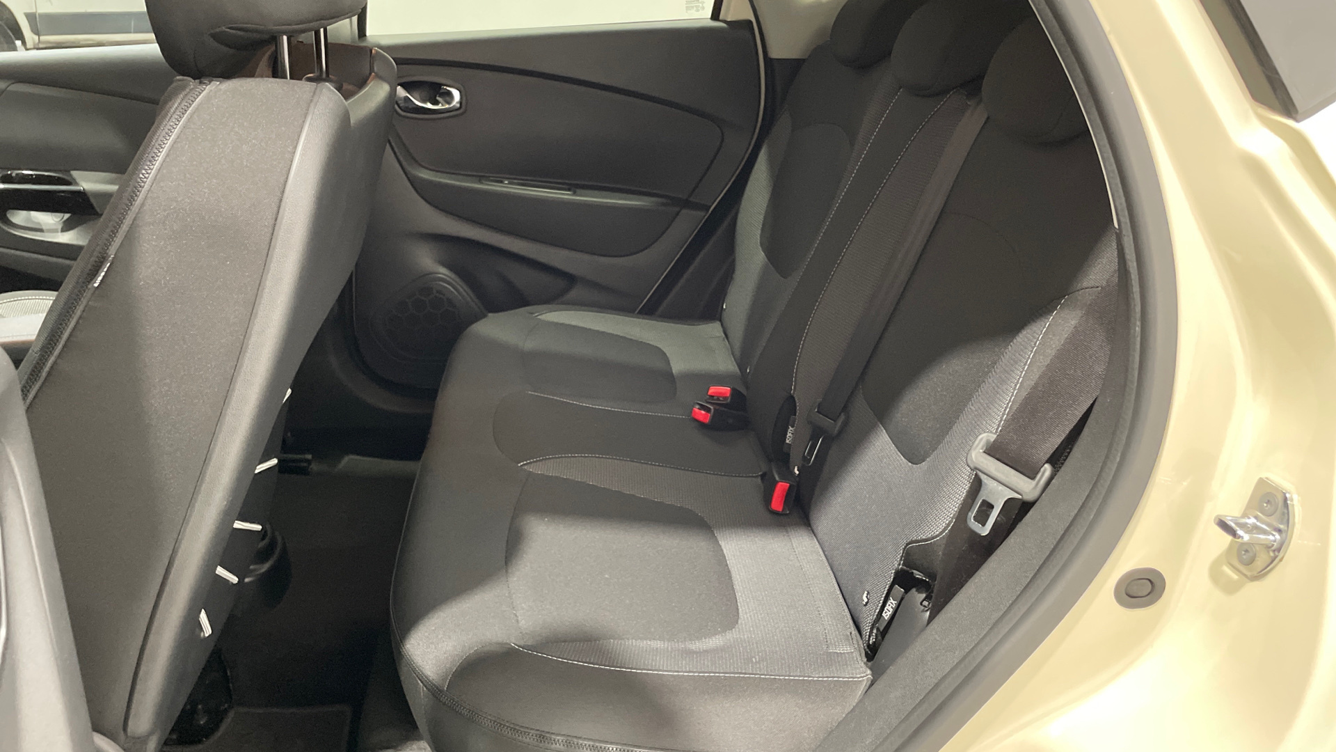 Renault Captur TCe 120 - 12