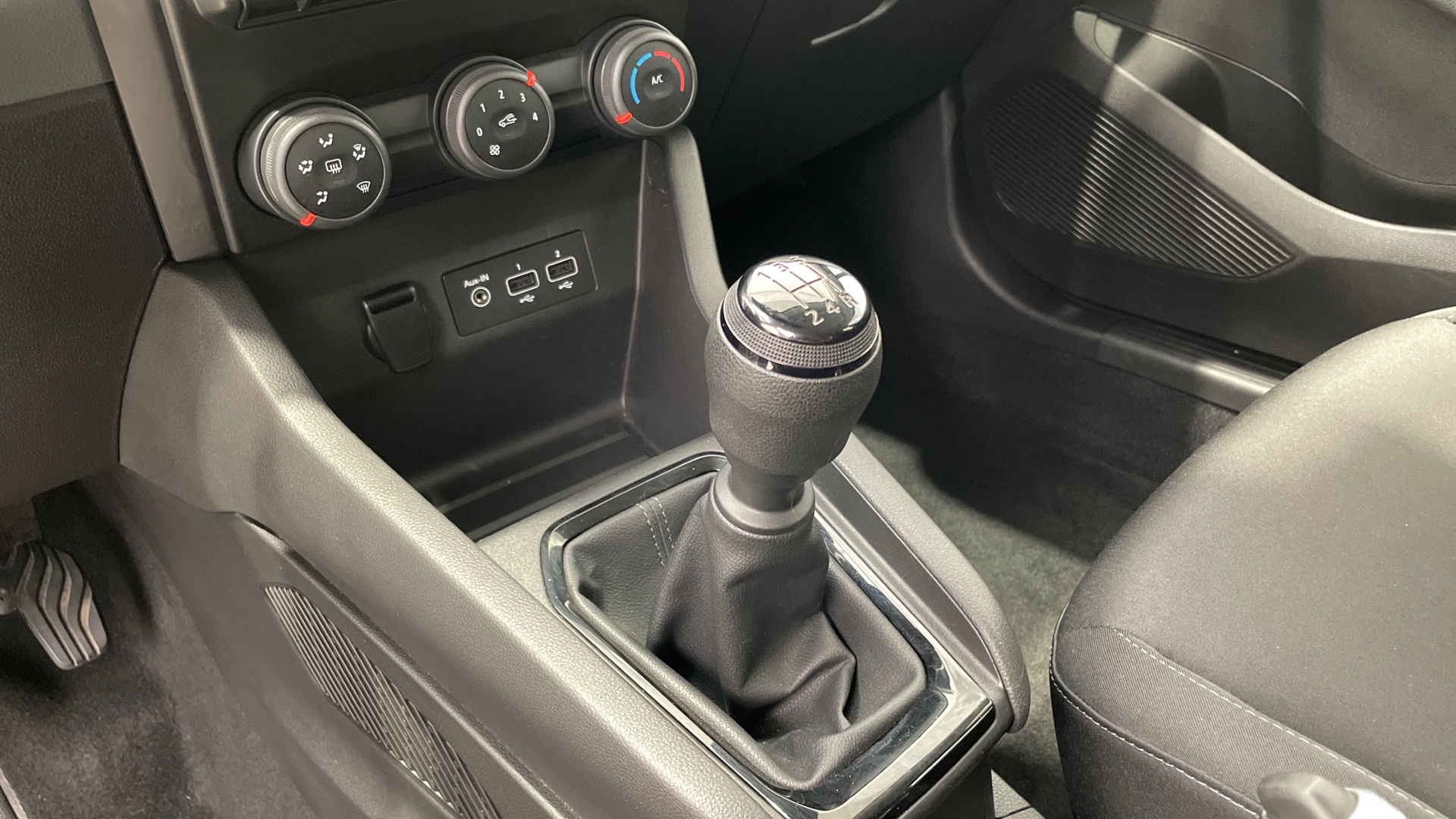 Renault Clio SCe 67 - 17