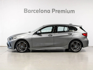 Fotos de BMW Serie 1 118i color Gris. Año 2024. 103KW(140CV). Gasolina. En concesionario Barcelona Premium -- GRAN VIA de Barcelona