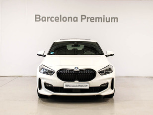 Fotos de BMW Serie 1 118i color Blanco. Año 2024. 103KW(140CV). Gasolina. En concesionario Barcelona Premium -- GRAN VIA de Barcelona