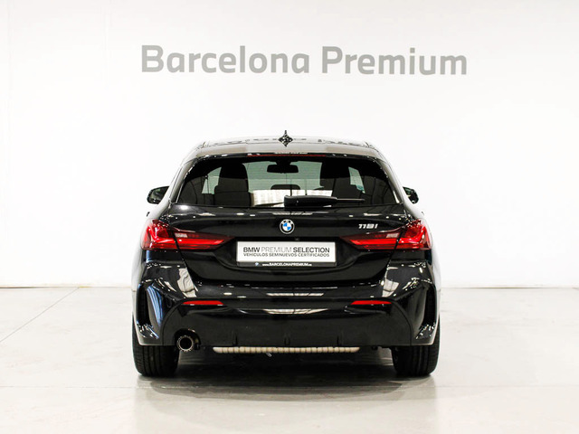 BMW Serie 1 118i color Negro. Año 2024. 103KW(140CV). Gasolina. En concesionario Barcelona Premium -- GRAN VIA de Barcelona