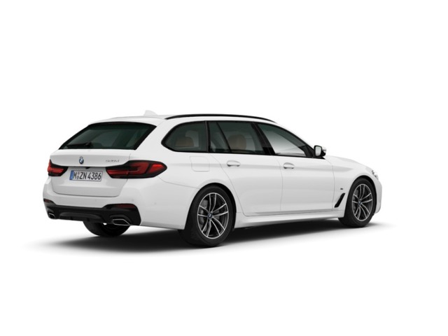 BMW Serie 5 520d Touring color Blanco. Año 2024. 140KW(190CV). Diésel. En concesionario Movilnorte El Carralero de Madrid