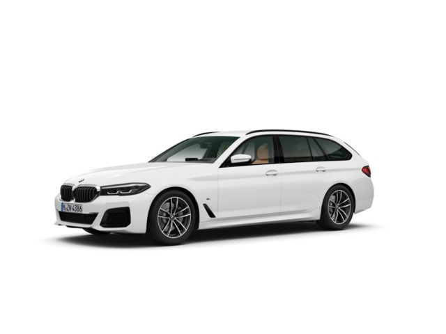 BMW Serie 5 520d Touring color Blanco. Año 2024. 140KW(190CV). Diésel. En concesionario Movilnorte El Carralero de Madrid