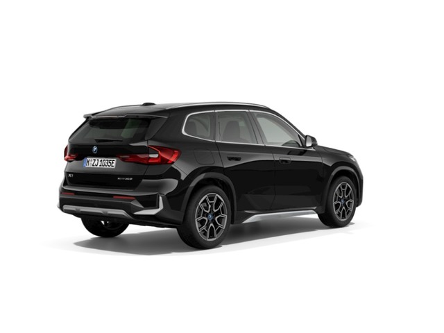 BMW X1 xDrive30e color Negro. Año 2024. 240KW(326CV). Híbrido Electro/Gasolina. En concesionario Movilnorte Las Rozas de Madrid