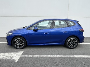 Fotos de BMW Serie 2 218i Active Tourer color Azul. Año 2025. 100KW(136CV). Gasolina. En concesionario Novomóvil Oleiros de Coruña