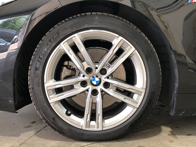 BMW Serie 1 116d color Negro. Año 2021. 85KW(116CV). Diésel. En concesionario Movilnorte Las Rozas de Madrid