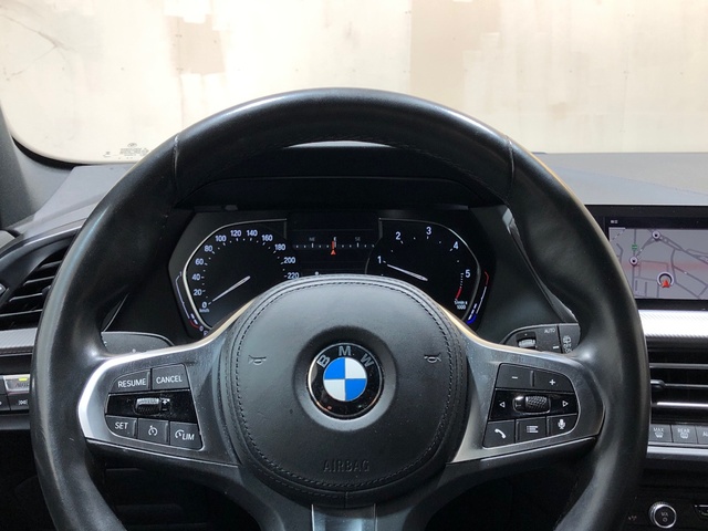BMW Serie 1 116d color Negro. Año 2021. 85KW(116CV). Diésel. En concesionario Movilnorte Las Rozas de Madrid