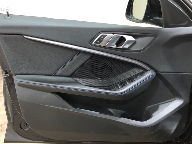 BMW Serie 1 116d color Negro. Año 2021. 85KW(116CV). Diésel. En concesionario Movilnorte Las Rozas de Madrid