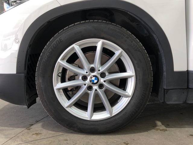 BMW X2 sDrive18i color Blanco. Año 2019. 103KW(140CV). Gasolina. En concesionario Movilnorte El Carralero de Madrid