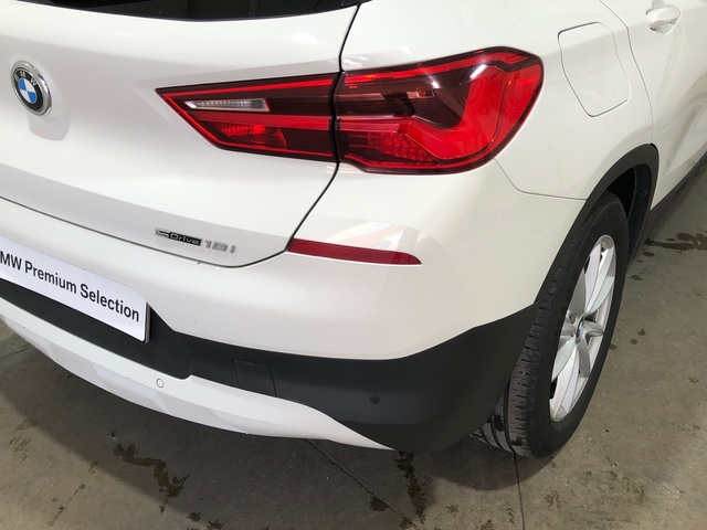 BMW X2 sDrive18i color Blanco. Año 2019. 103KW(140CV). Gasolina. En concesionario Movilnorte El Carralero de Madrid