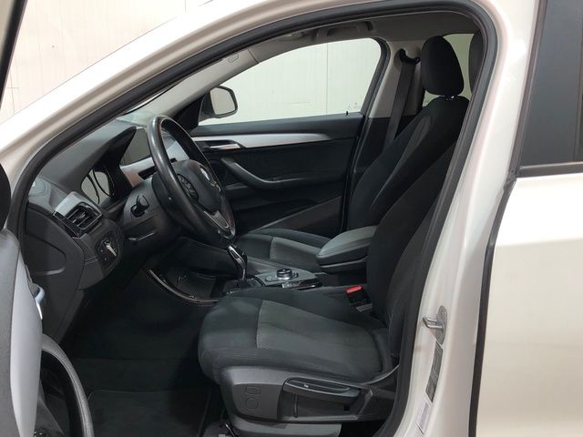 BMW X2 sDrive18i color Blanco. Año 2019. 103KW(140CV). Gasolina. En concesionario Movilnorte El Carralero de Madrid