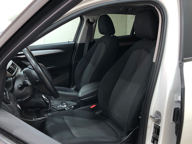 BMW X2 sDrive18i color Blanco. Año 2019. 103KW(140CV). Gasolina. En concesionario Movilnorte El Carralero de Madrid