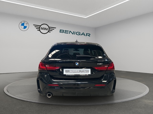 BMW Serie 1 118i color Negro. Año 2021. 103KW(140CV). Gasolina. En concesionario GANDIA Automoviles Fersan, S.A. de Valencia