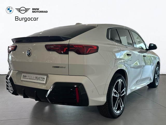 BMW X2 sDrive18d color Blanco. Año 2024. 110KW(150CV). Diésel. En concesionario Motor Gorbea de Álava