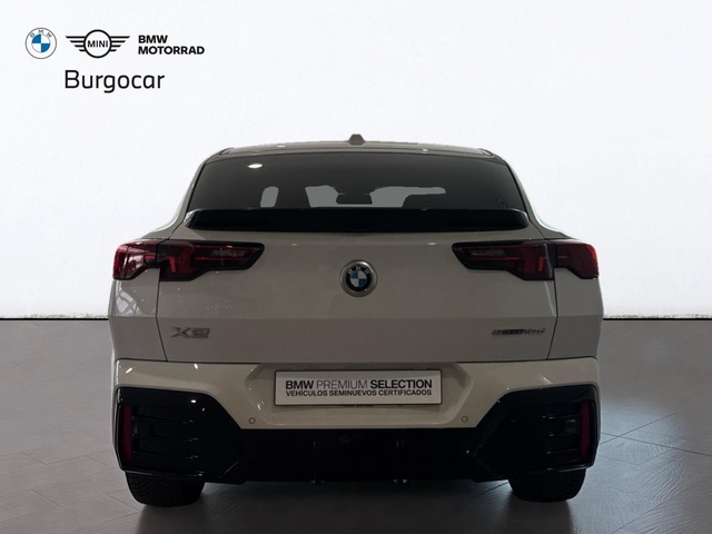BMW X2 sDrive18d color Blanco. Año 2024. 110KW(150CV). Diésel. En concesionario Motor Gorbea de Álava