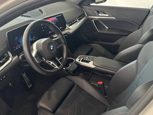 BMW X2 sDrive18d color Blanco. Año 2024. 110KW(150CV). Diésel. En concesionario Motor Gorbea de Álava