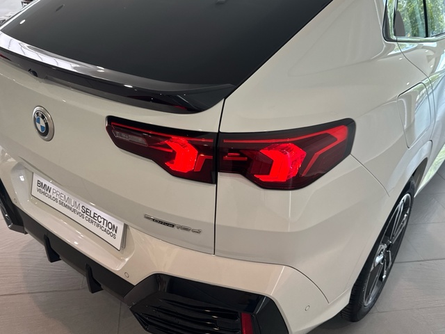 BMW X2 sDrive18d color Blanco. Año 2024. 110KW(150CV). Diésel. En concesionario Motor Gorbea de Álava