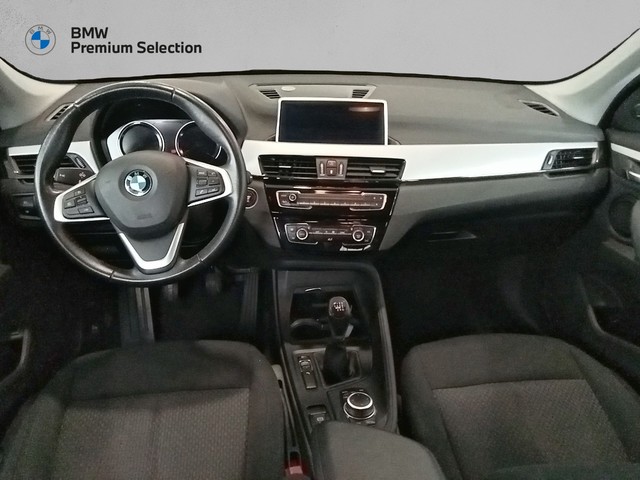 BMW X1 sDrive18d color Negro. Año 2019. 110KW(150CV). Diésel. En concesionario Mandel Motor Badajoz de Badajoz