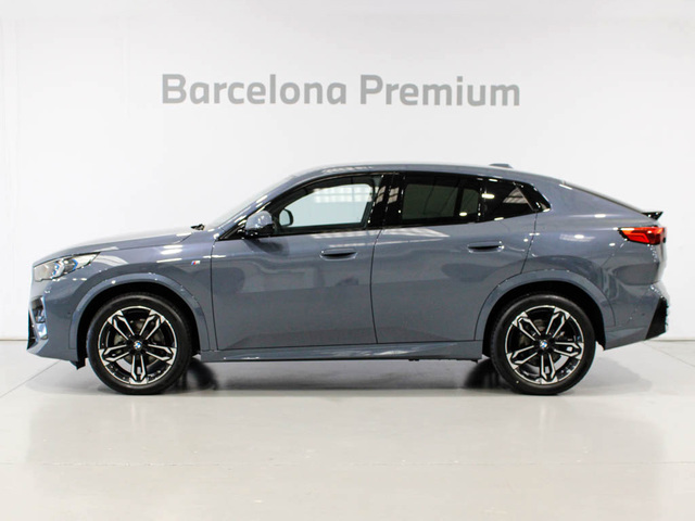 BMW X2 sDrive18d color Gris. Año 2024. 110KW(150CV). Diésel. En concesionario Barcelona Premium -- GRAN VIA de Barcelona