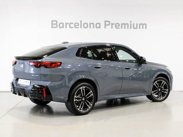 BMW X2 sDrive18d color Gris. Año 2024. 110KW(150CV). Diésel. En concesionario Barcelona Premium -- GRAN VIA de Barcelona