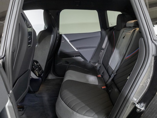 BMW iX xDrive45 color Gris. Año 2025. 300KW(408CV). Eléctrico. En concesionario Oliva Motor Girona de Girona