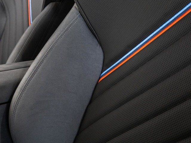 BMW iX xDrive45 color Gris. Año 2025. 300KW(408CV). Eléctrico. En concesionario Oliva Motor Girona de Girona