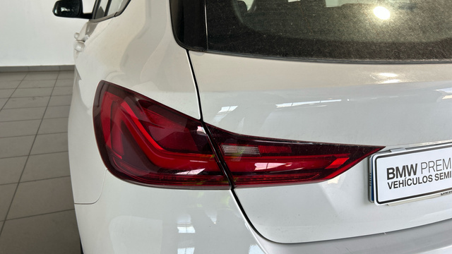 fotoG 13 del BMW Serie 1 118i 103 kW (140 CV) 140cv Gasolina del 2022 en Madrid