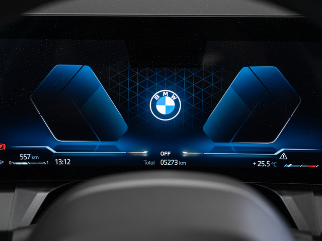 BMW X3 xDrive20d color Azul. Año 2024. 145KW(197CV). Diésel. En concesionario Caetano Cuzco, Alcalá de Madrid