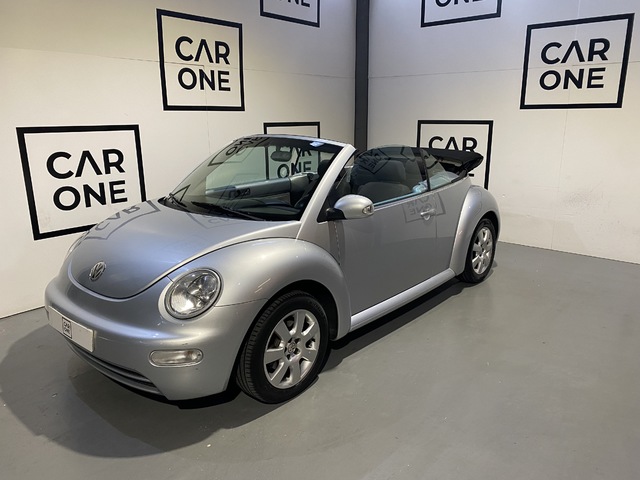 Volkswagen Beetle Cabrio 1.6 de segunda mano