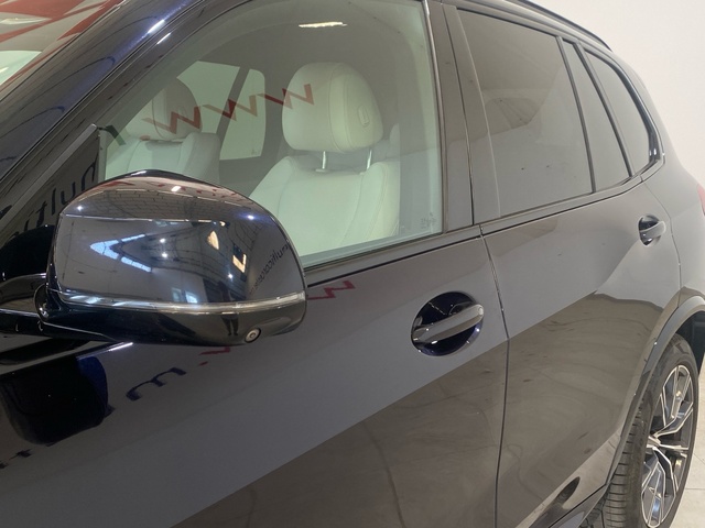 BMW X5 xDrive30d color Negro. Año 2019. 195KW(265CV). Diésel. En concesionario Burgocar (Bmw y Mini) de Burgos