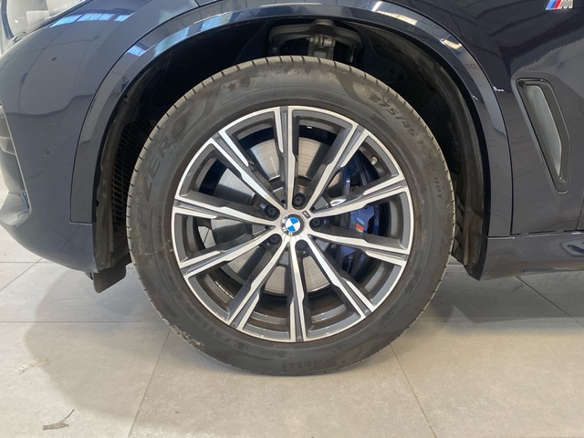 BMW X5 xDrive30d color Negro. Año 2019. 195KW(265CV). Diésel. En concesionario Burgocar (Bmw y Mini) de Burgos