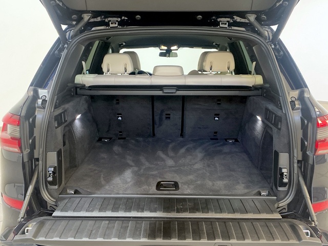 BMW X5 xDrive30d color Negro. Año 2019. 195KW(265CV). Diésel. En concesionario Burgocar (Bmw y Mini) de Burgos