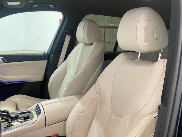 BMW X5 xDrive30d color Negro. Año 2019. 195KW(265CV). Diésel. En concesionario Burgocar (Bmw y Mini) de Burgos
